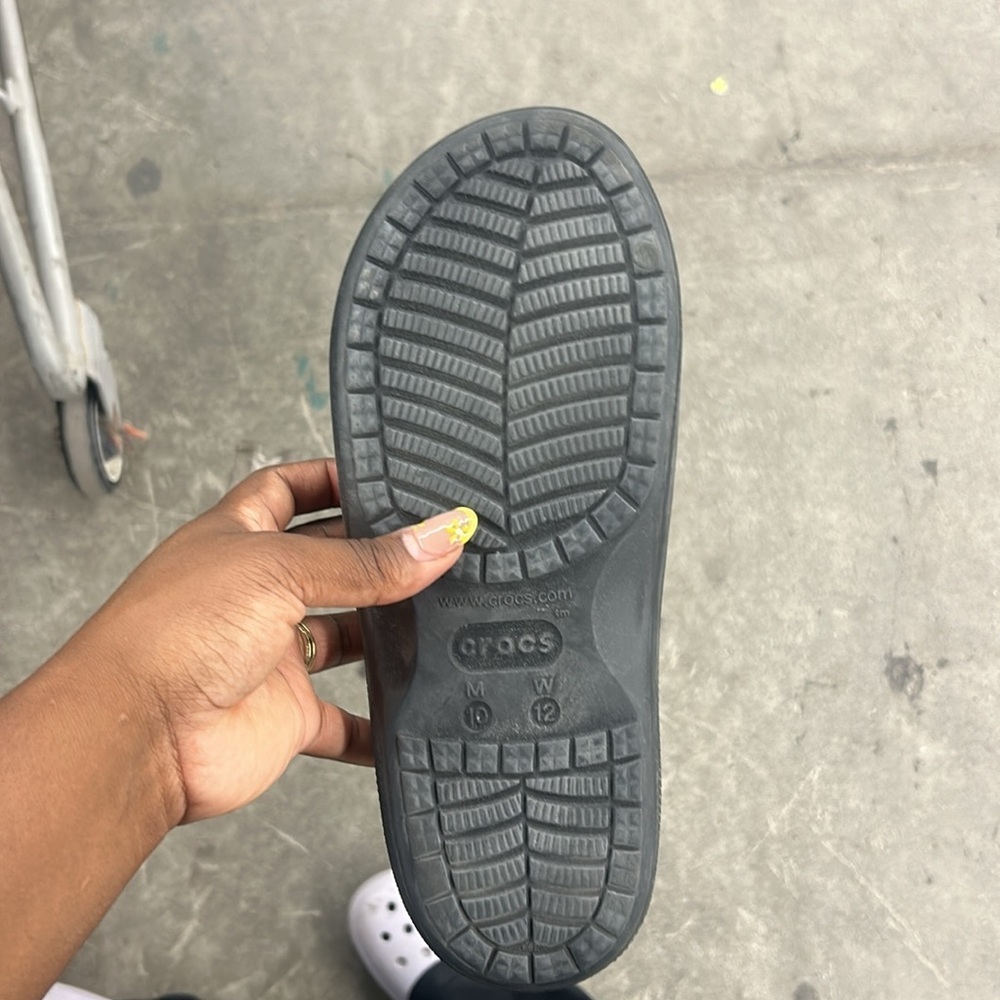CROCS Classic Cozzzy Sandal size 10us men - Picture 3 of 4